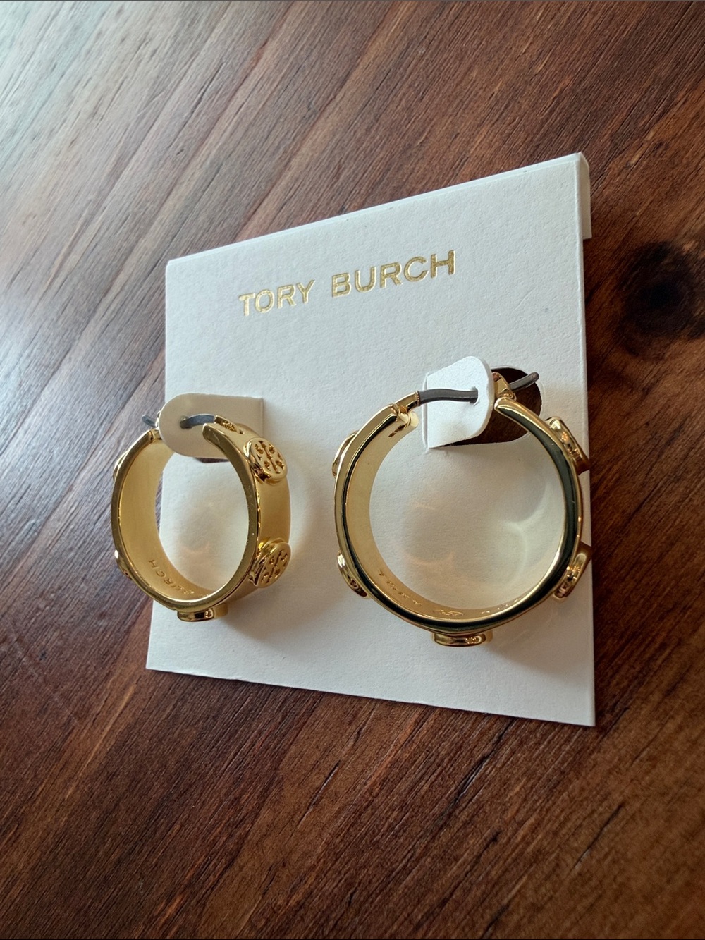 Tory Burch small icon hoop earring - Picture 2 of 6
